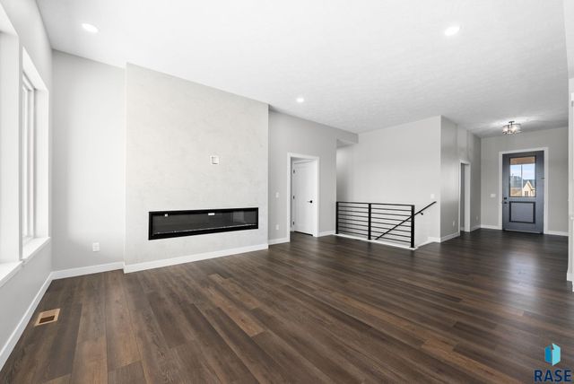 513 N Wildcat Dr Drive, Sioux Falls, SD 57110