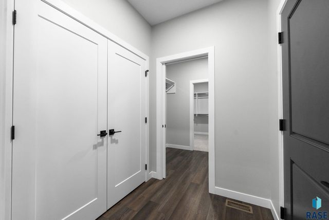 513 N Wildcat Dr Drive, Sioux Falls, SD 57110