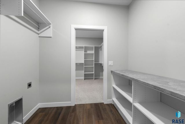 513 N Wildcat Dr Drive, Sioux Falls, SD 57110