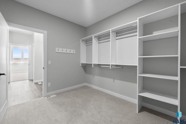 513 N Wildcat Dr Drive, Sioux Falls, SD 57110