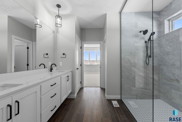 513 N Wildcat Dr Drive, Sioux Falls, SD 57110