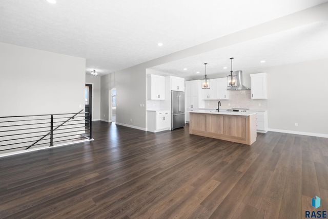 513 N Wildcat Dr Drive, Sioux Falls, SD 57110