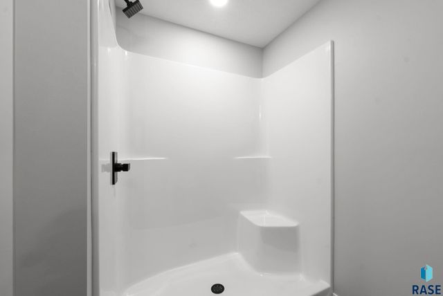 513 N Wildcat Dr Drive, Sioux Falls, SD 57110