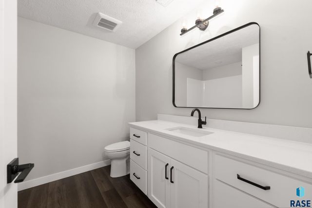 513 N Wildcat Dr Drive, Sioux Falls, SD 57110