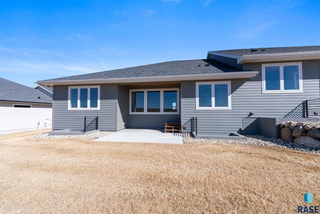 513 N Wildcat Dr Drive, Sioux Falls, SD 57110