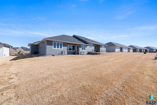 513 N Wildcat Dr Drive, Sioux Falls, SD 57110