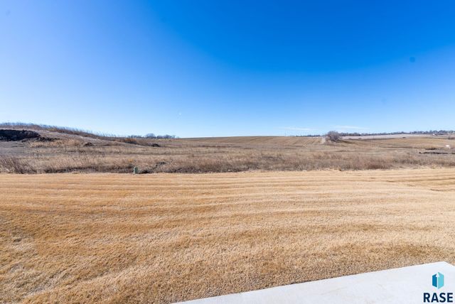 513 N Wildcat Dr Drive, Sioux Falls, SD 57110