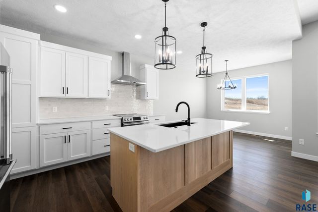 513 N Wildcat Dr Drive, Sioux Falls, SD 57110