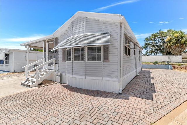 300 SKY CREST LOOP, Davenport, FL 33837