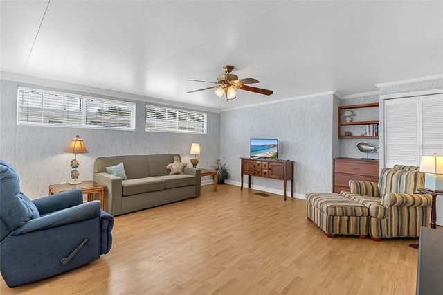 300 SKY CREST LOOP, Davenport, FL 33837