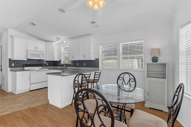 300 SKY CREST LOOP, Davenport, FL 33837