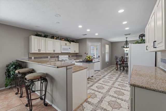 8115 Ginger Park Drive, Baytown, TX 77521