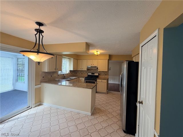 27111 Newton Circle, North Olmsted, OH 44070