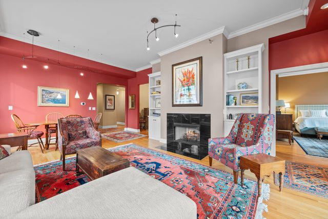 30 W Erie Street 1002, Chicago, IL 60654