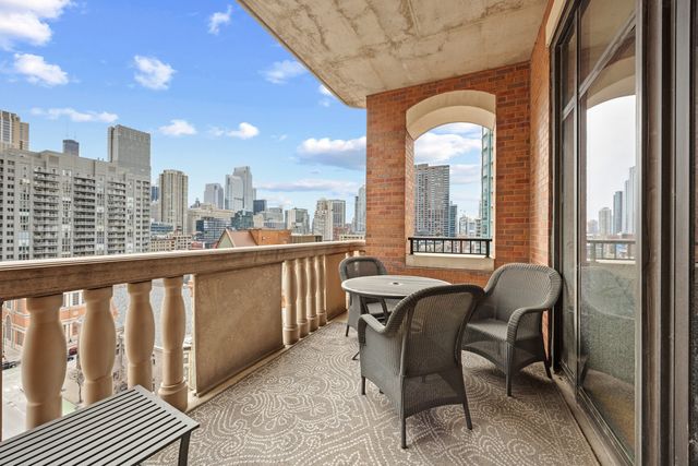 30 W Erie Street 1002, Chicago, IL 60654