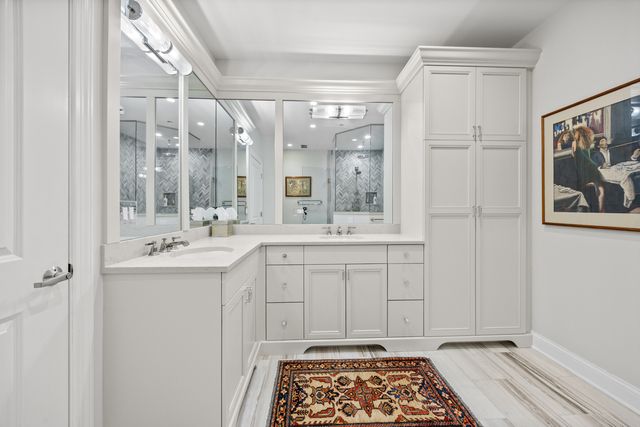 30 W Erie Street 1002, Chicago, IL 60654