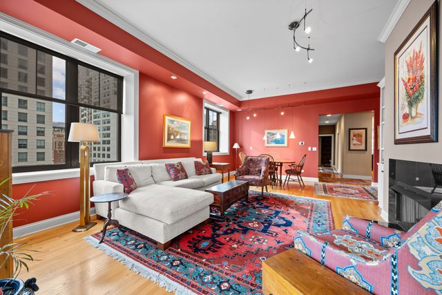 30 W Erie Street 1002, Chicago, IL 60654