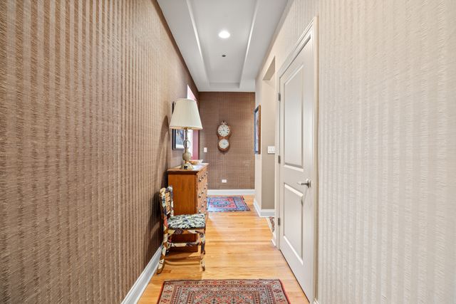 30 W Erie Street 1002, Chicago, IL 60654