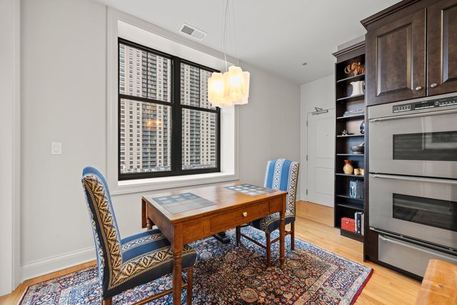 30 W Erie Street 1002, Chicago, IL 60654