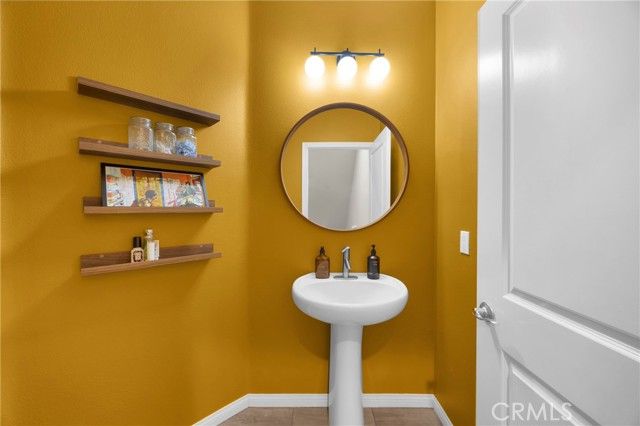 14865 W Maple Ter, Panorama City (los Angeles), CA 91402