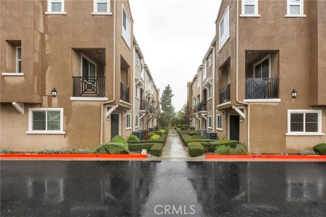 14865 W Maple Ter, Panorama City (los Angeles), CA 91402