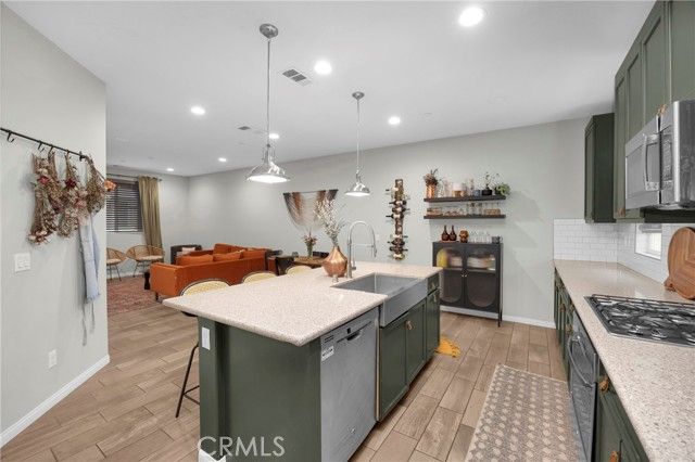 14865 W Maple Ter, Panorama City (los Angeles), CA 91402