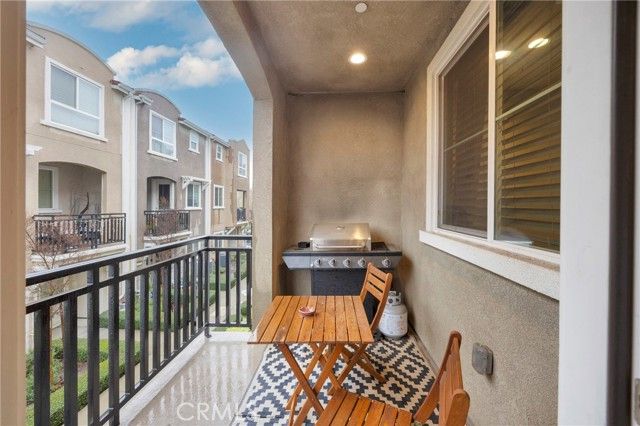 14865 W Maple Ter, Panorama City (los Angeles), CA 91402