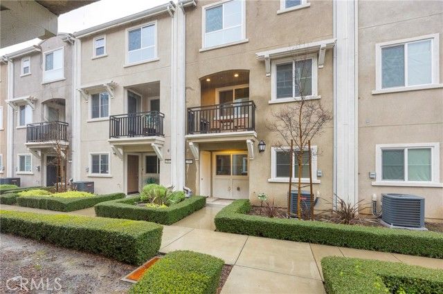 14865 W Maple Ter, Panorama City (los Angeles), CA 91402