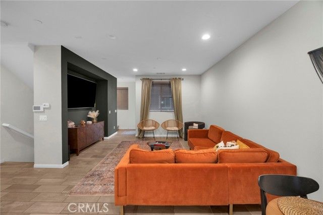 14865 W Maple Ter, Panorama City (los Angeles), CA 91402