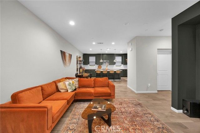 14865 W Maple Ter, Panorama City (los Angeles), CA 91402