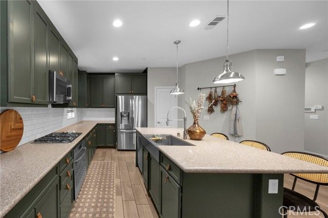 14865 W Maple Ter, Panorama City (los Angeles), CA 91402