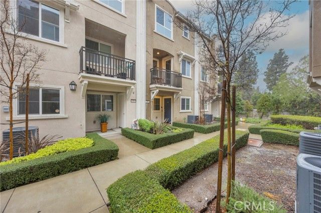 14865 W Maple Ter, Panorama City (los Angeles), CA 91402