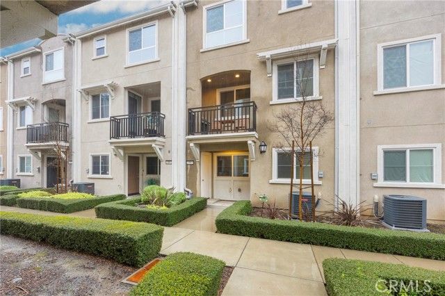 14865 W Maple Ter, Panorama City (los Angeles), CA 91402