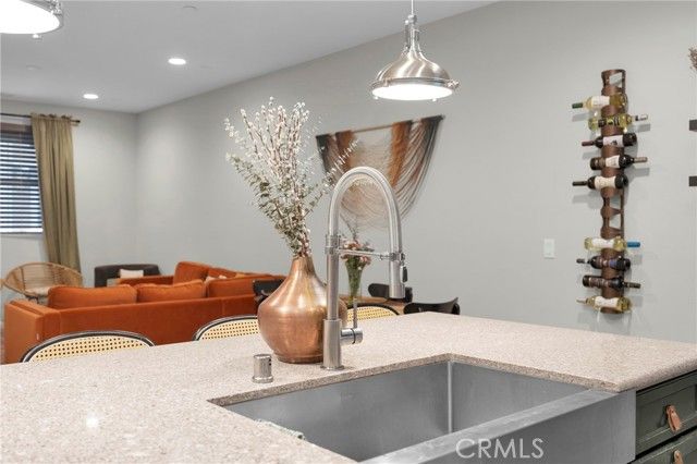 14865 W Maple Ter, Panorama City (los Angeles), CA 91402