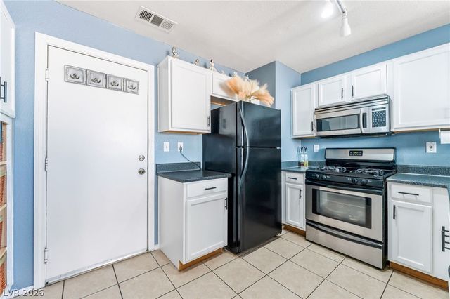 4803 Leadership Court, North Las Vegas, NV 89031