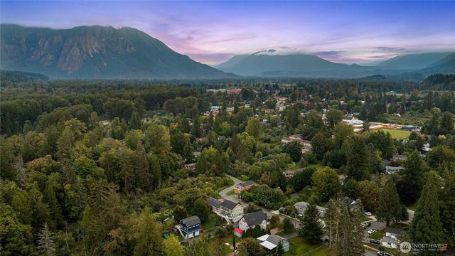 38130 SE Northern Street, Snoqualmie, WA 98065