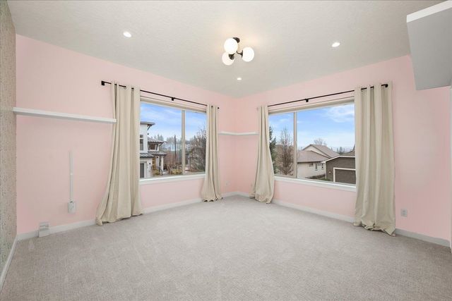 2023 W Summit Pkwy Ave, Spokane, WA 99201