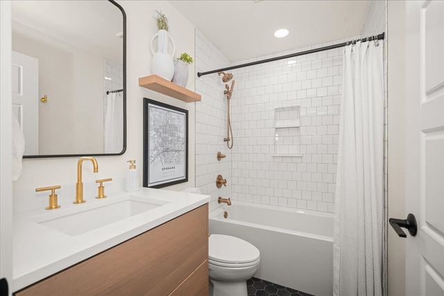 2023 W Summit Pkwy Ave, Spokane, WA 99201