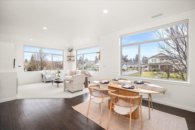 2023 W Summit Pkwy Ave, Spokane, WA 99201