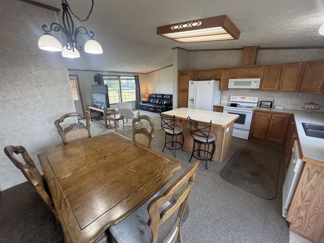 1601 State Highway B B, Crane, MO 65633