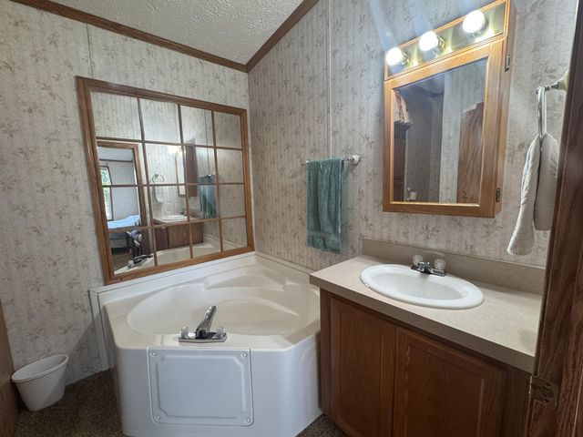 1601 State Highway B B, Crane, MO 65633