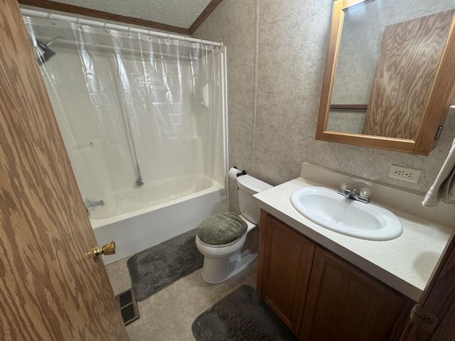 1601 State Highway B B, Crane, MO 65633