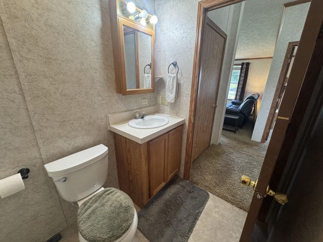 1601 State Highway B B, Crane, MO 65633