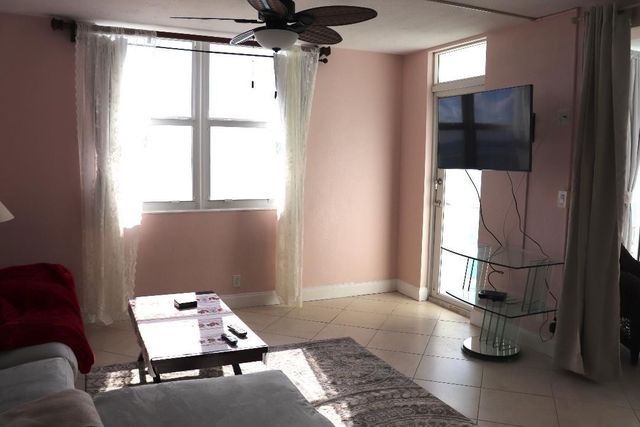 3001 S Ocean Drive 1011, Hollywood, FL 33019