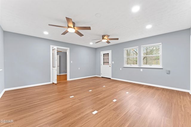 3820 Saddle Brook Way, Sevierville, TN 37862