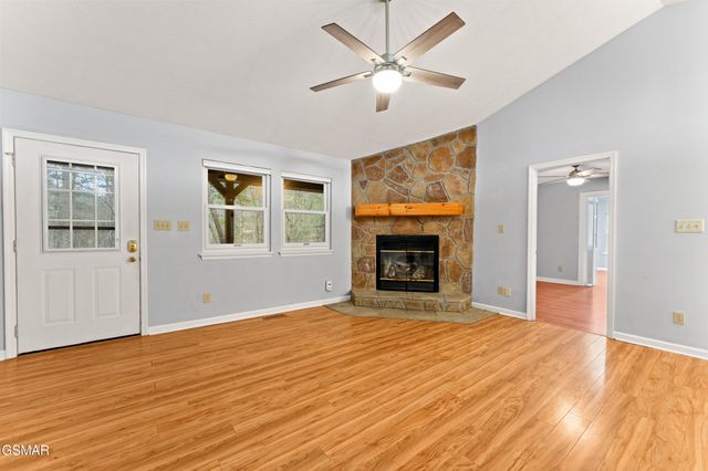3820 Saddle Brook Way, Sevierville, TN 37862