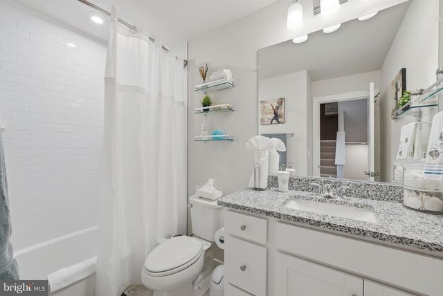 18359 MOSS GARDEN RD, Dumfries, VA 22026