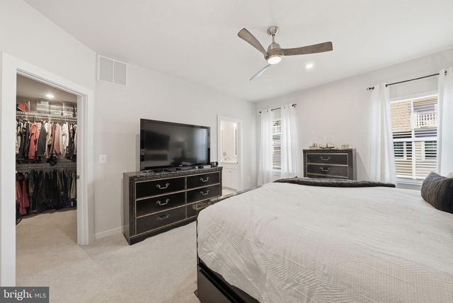 18359 MOSS GARDEN RD, Dumfries, VA 22026