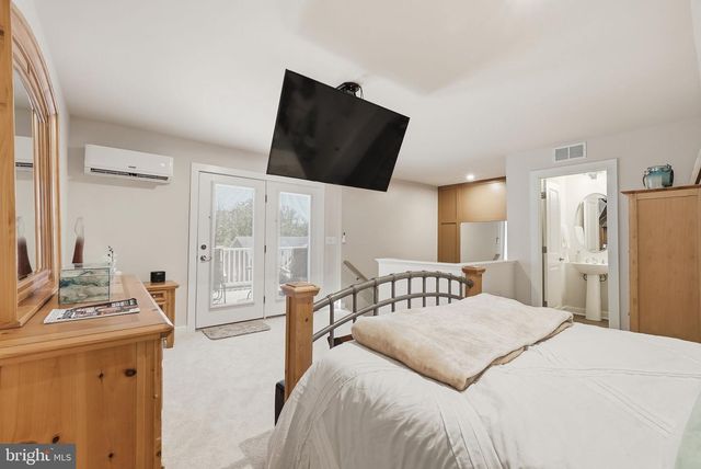 18359 MOSS GARDEN RD, Dumfries, VA 22026
