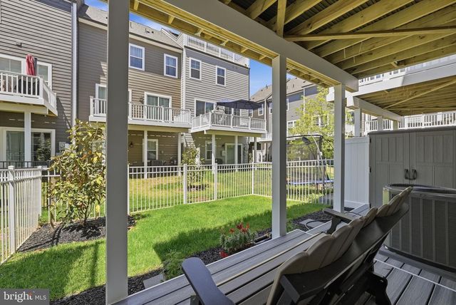 18359 MOSS GARDEN RD, Dumfries, VA 22026